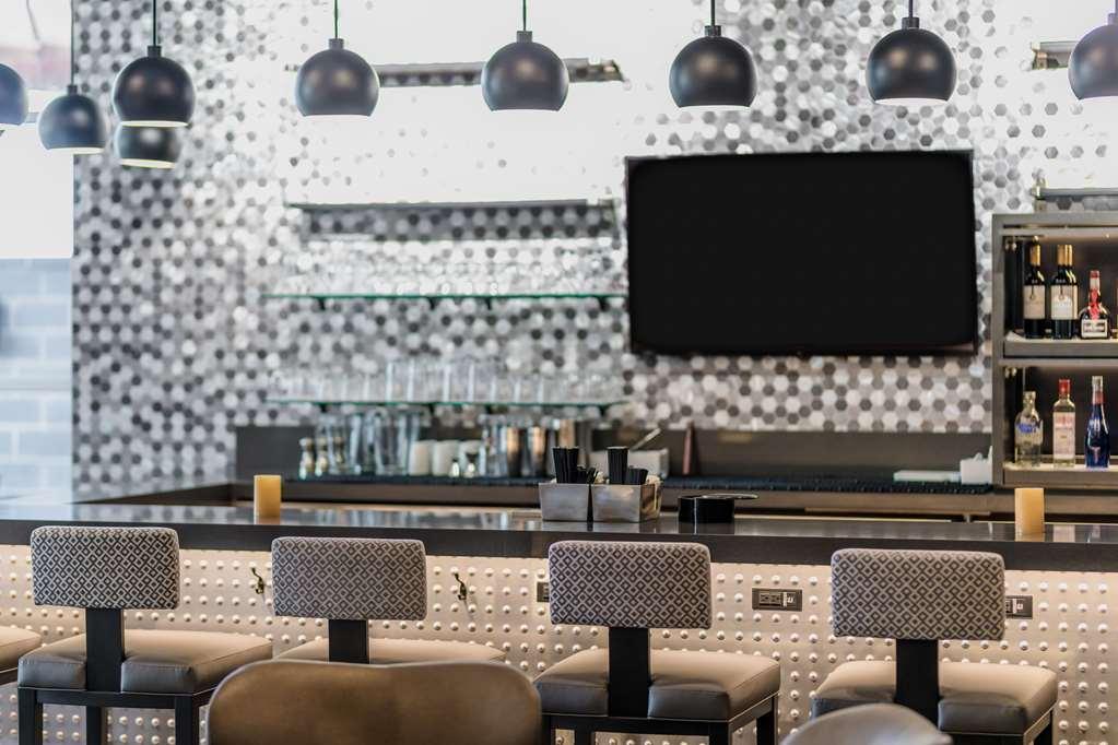 Hyatt House South Outlet Collection 3*